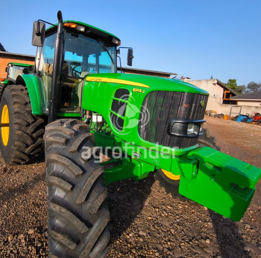Trator John Deere 6145 J Ano 2011