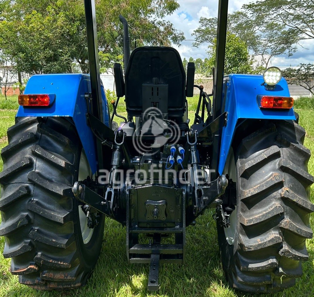 Trator New Holland TL 75 E Ano 2012