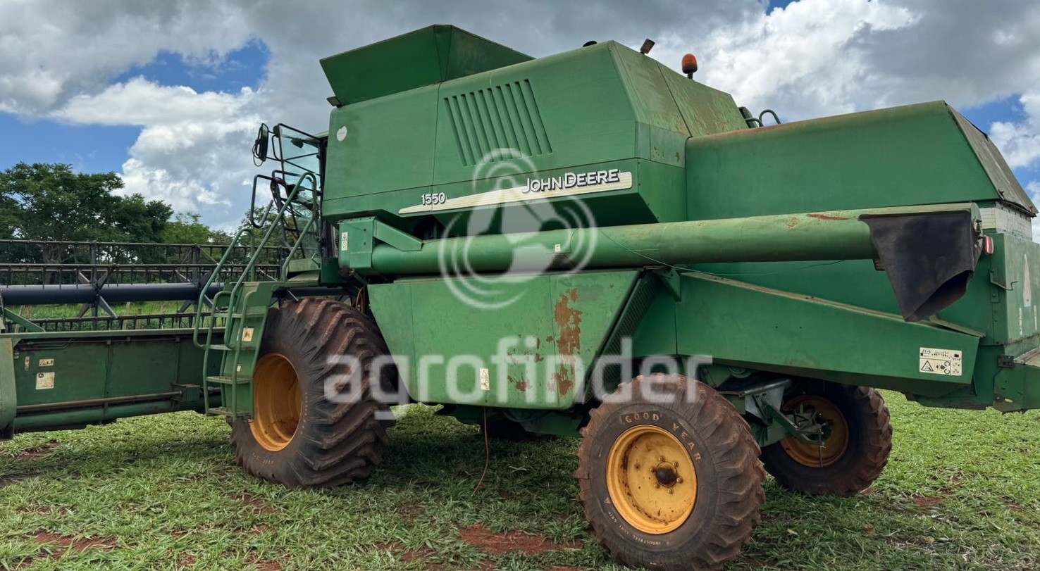 Colheitadeira John Deere 1550 Ano 2003