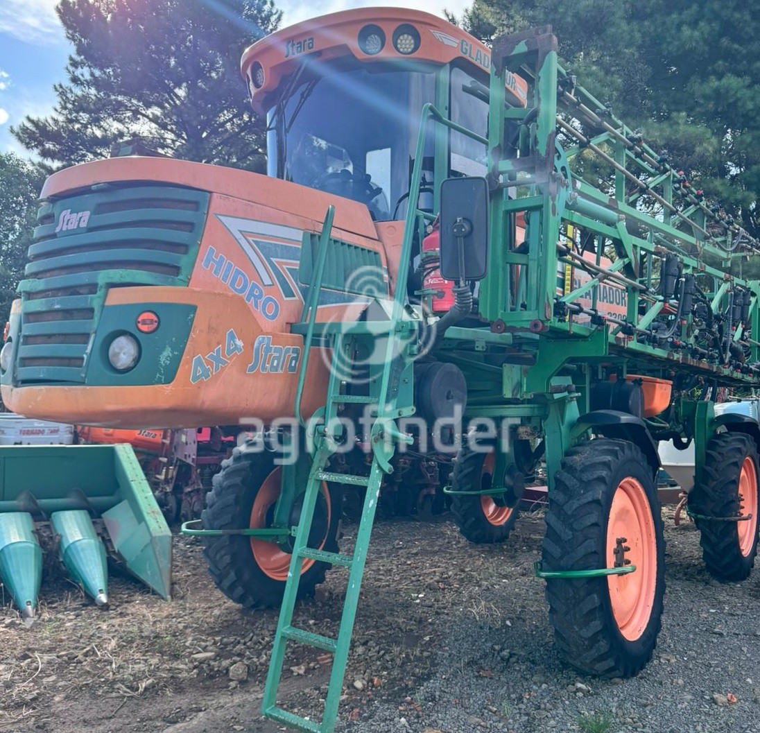 Pulverizador autopropelido Stara Gladiador 2300 ano 2013