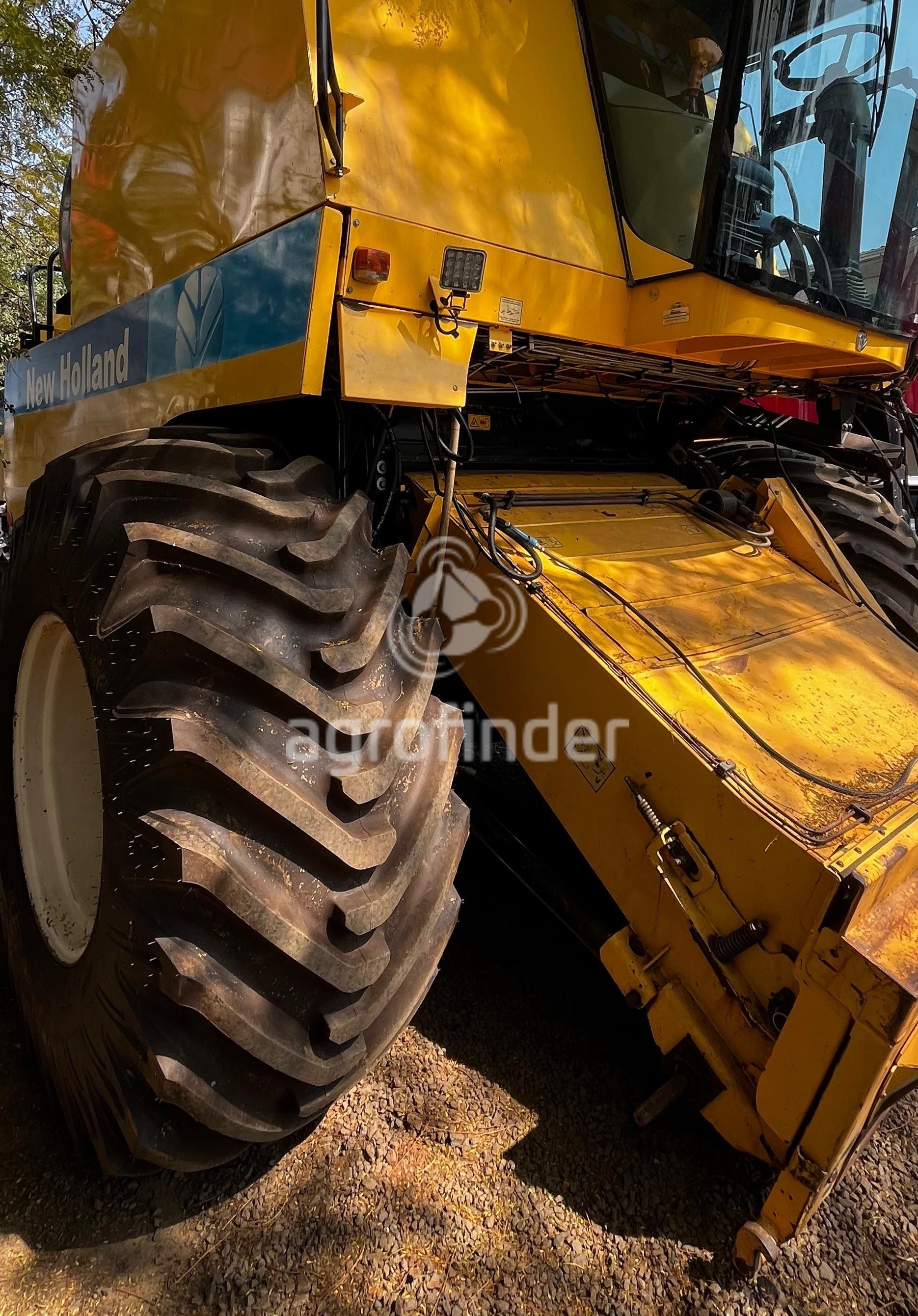 Colheitadeira New Holland TC 5090 ano 2008