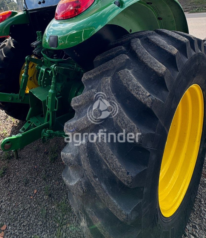 Trator John Deere  5078 E ano 2019