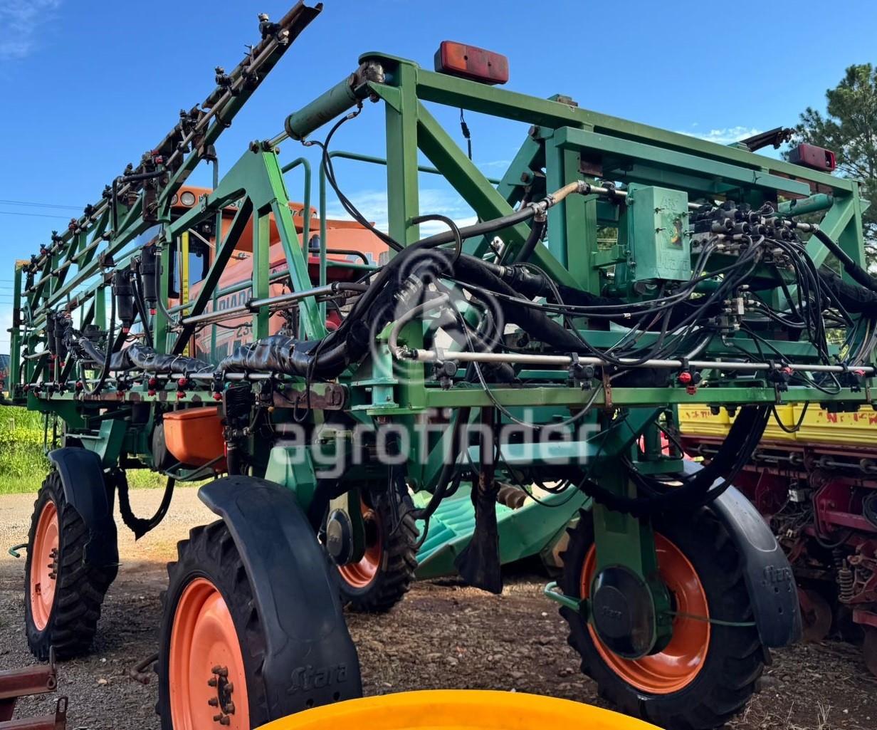 Pulverizador autopropelido Stara Gladiador 2300 ano 2013