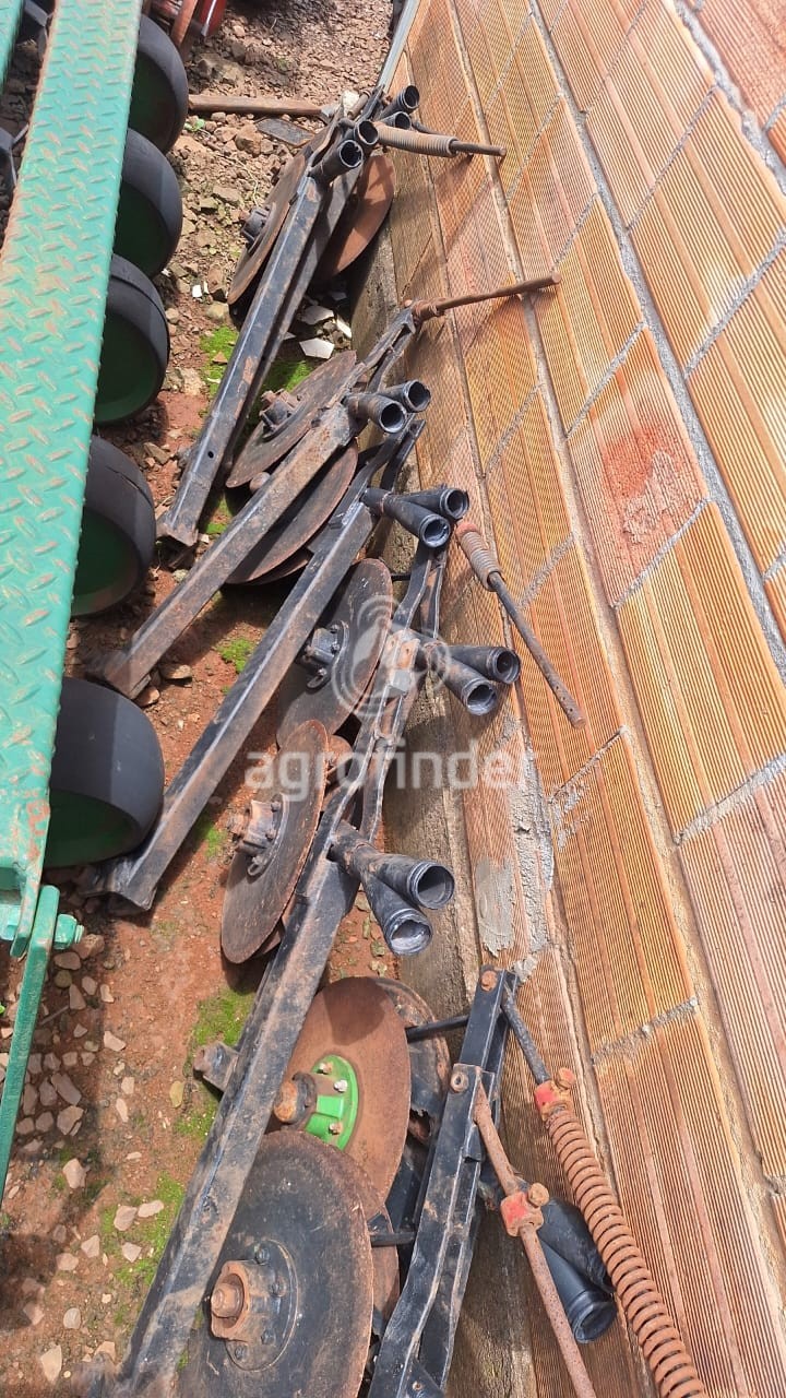 Plantadeira Múltipla Gihal 2513 P Ano 2003