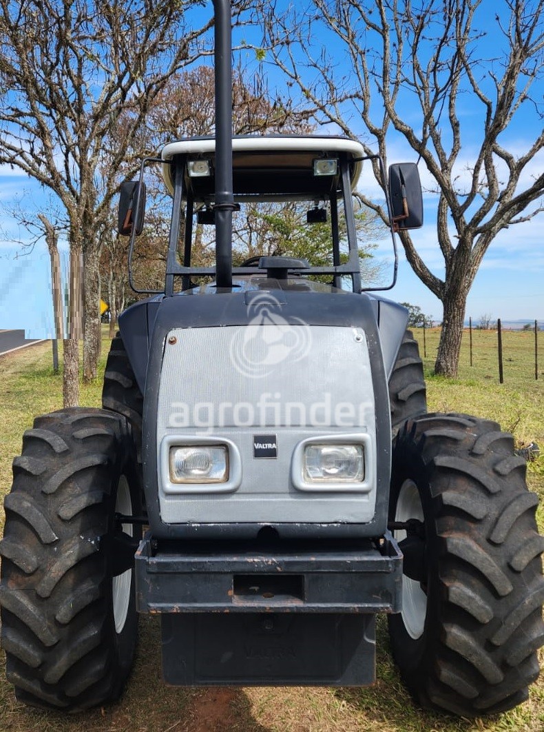 Trator Valtra BM 120 ano 2002