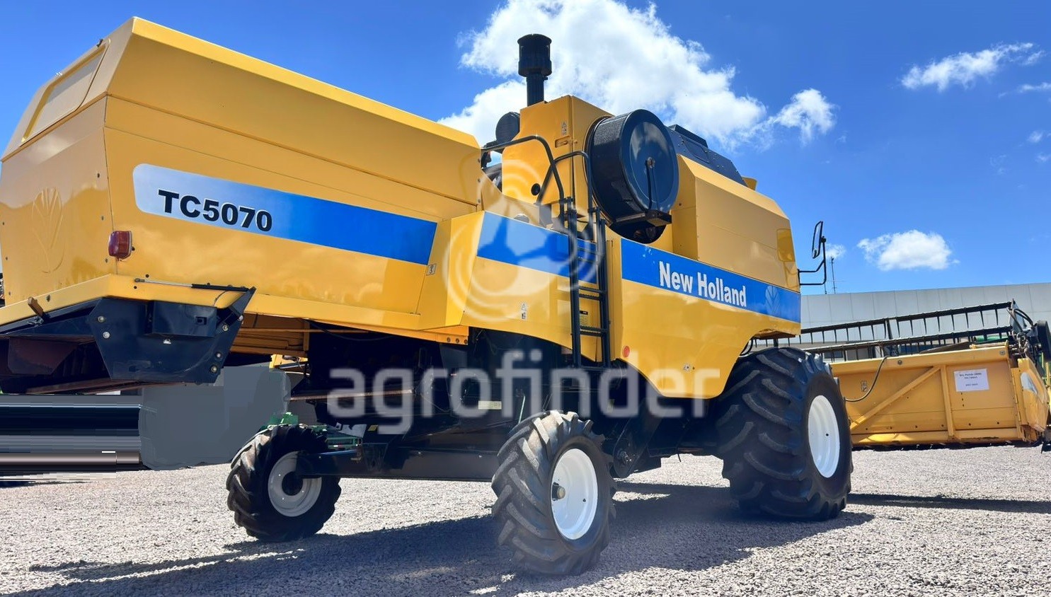 Colheitadeira New Holland TC 5070 Ano 2009