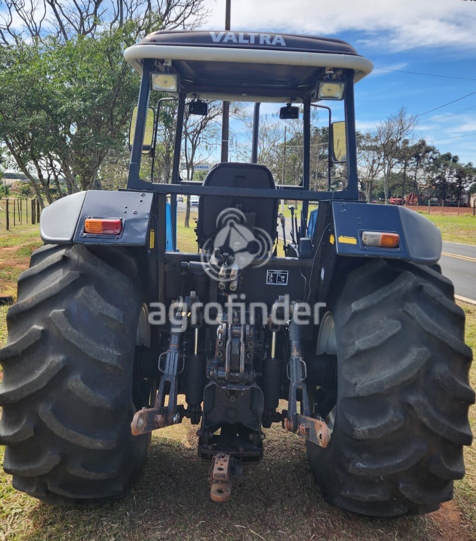 Trator Valtra BM 120 ano 2002