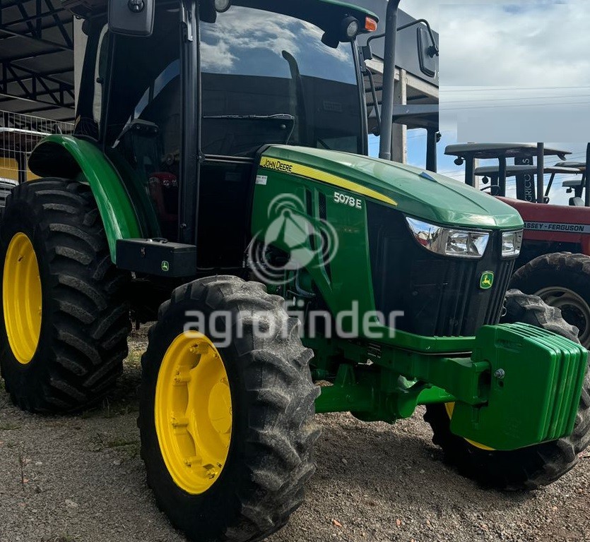Trator John Deere  5078 E ano 2019