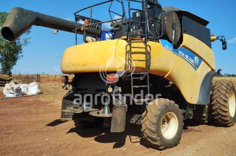 Colheitadeira  New Holland CR 6080 ano 2014