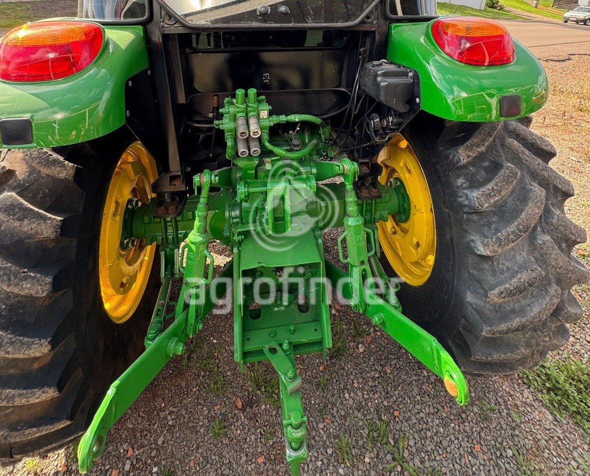 Trator John Deere  5078 E ano 2019