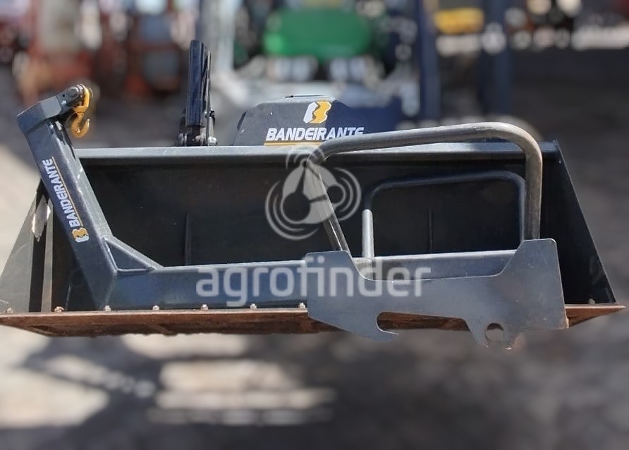 Trator John Deere 5070E Ano 2023