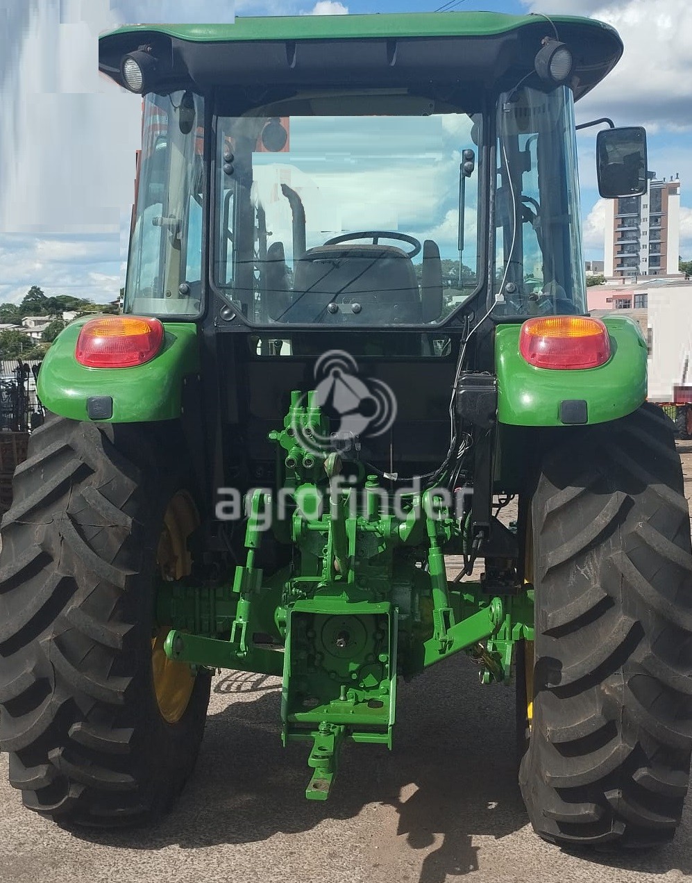 Trator John Deere 5078E Ano 2013