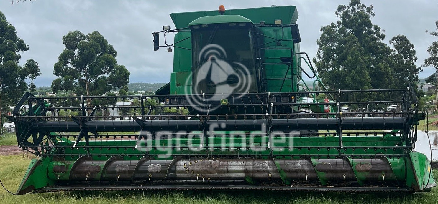 Colheitadeira John Deere 1550 Ano 2004