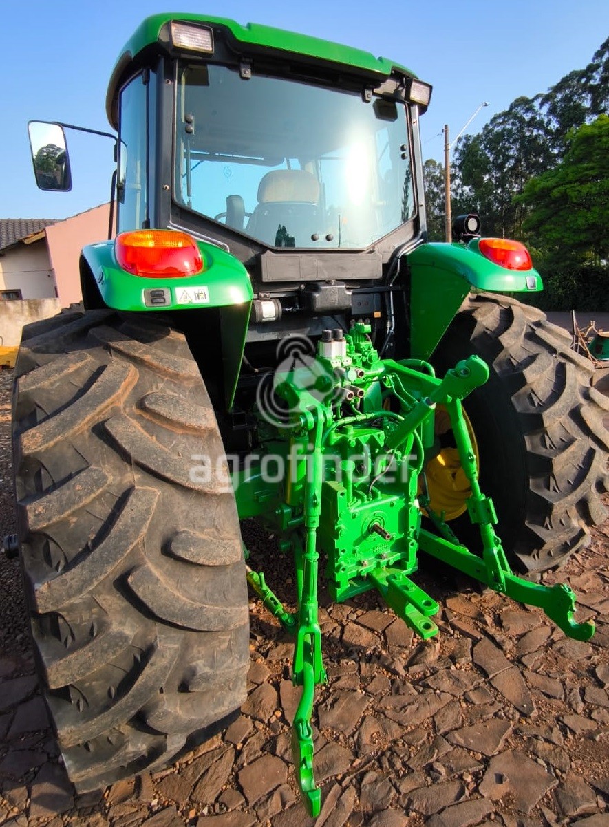 Trator John Deere 6145 J Ano 2011