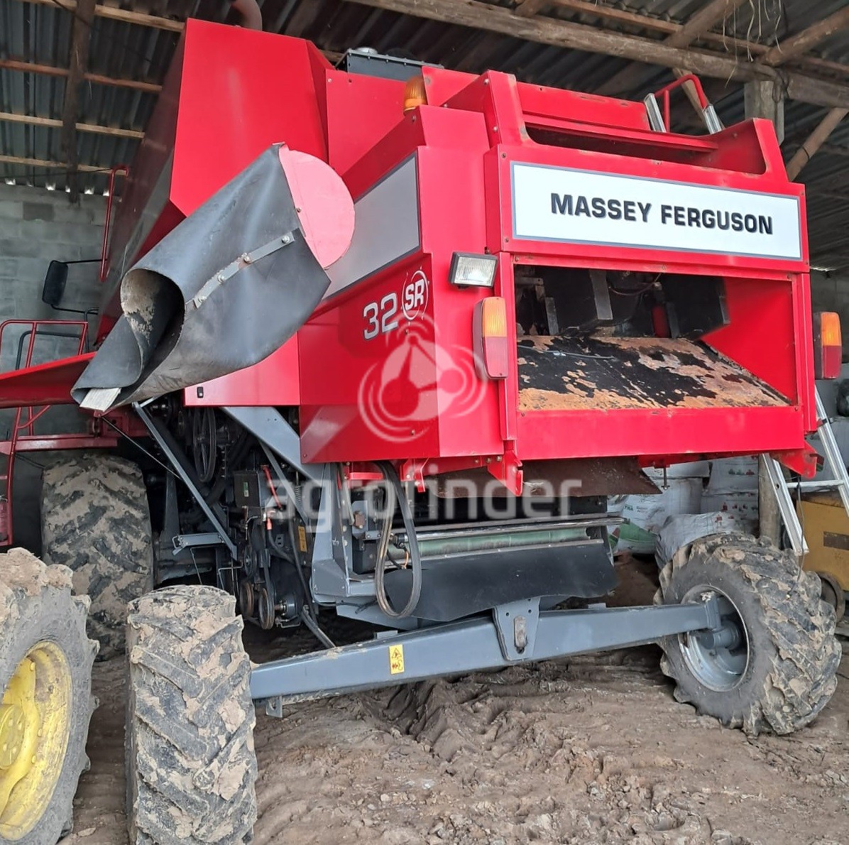 Colheitadeira Massey Ferguson 32 SR ano 2015