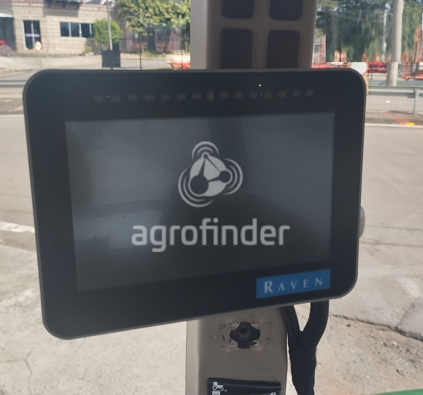 Trator John Deere 5078E Ano 2013