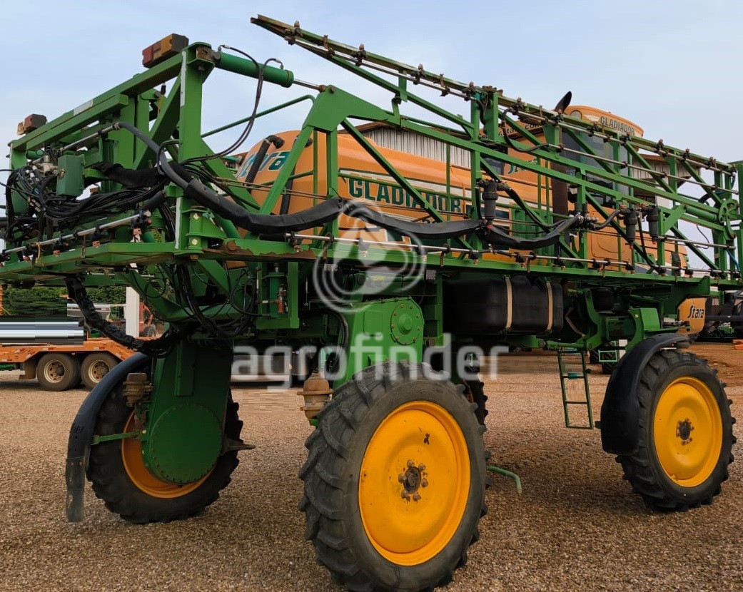 Pulverizador autopropelido Stara Gladiador 2300 ano 2013