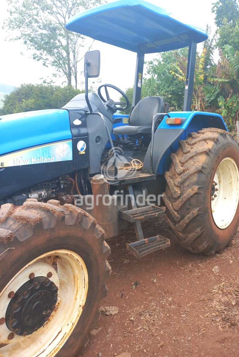 Trator New Holland TL 75 E Ano 2009
