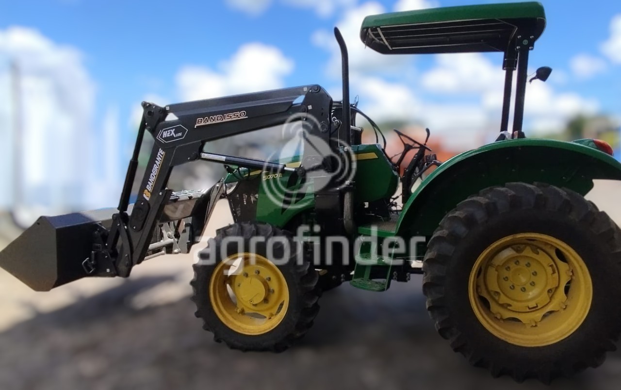 Trator John Deere 5070E Ano 2023