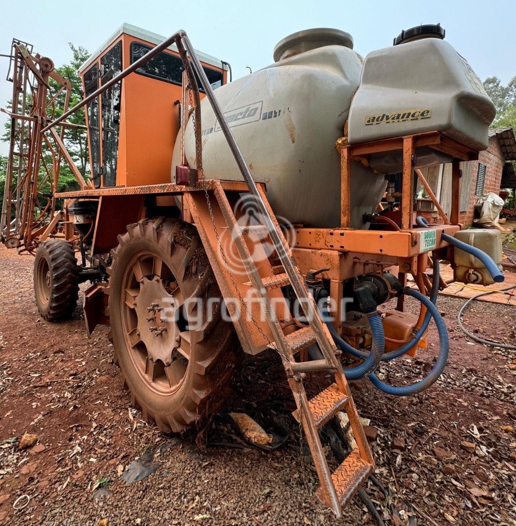 Pulverizador Montado Jacto Advance 2000 ano 2004