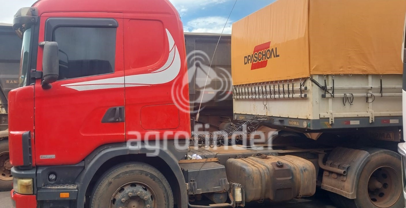 Caminhão Scania R 400 Ano 2005