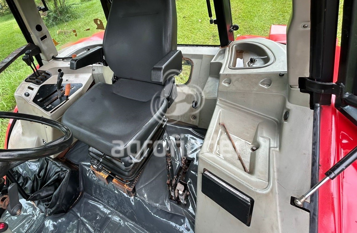 Trator Massey Ferguson 5300 ano 2002