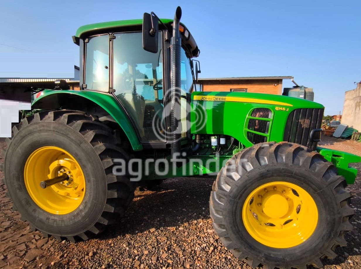 Trator John Deere 6145 J Ano 2011