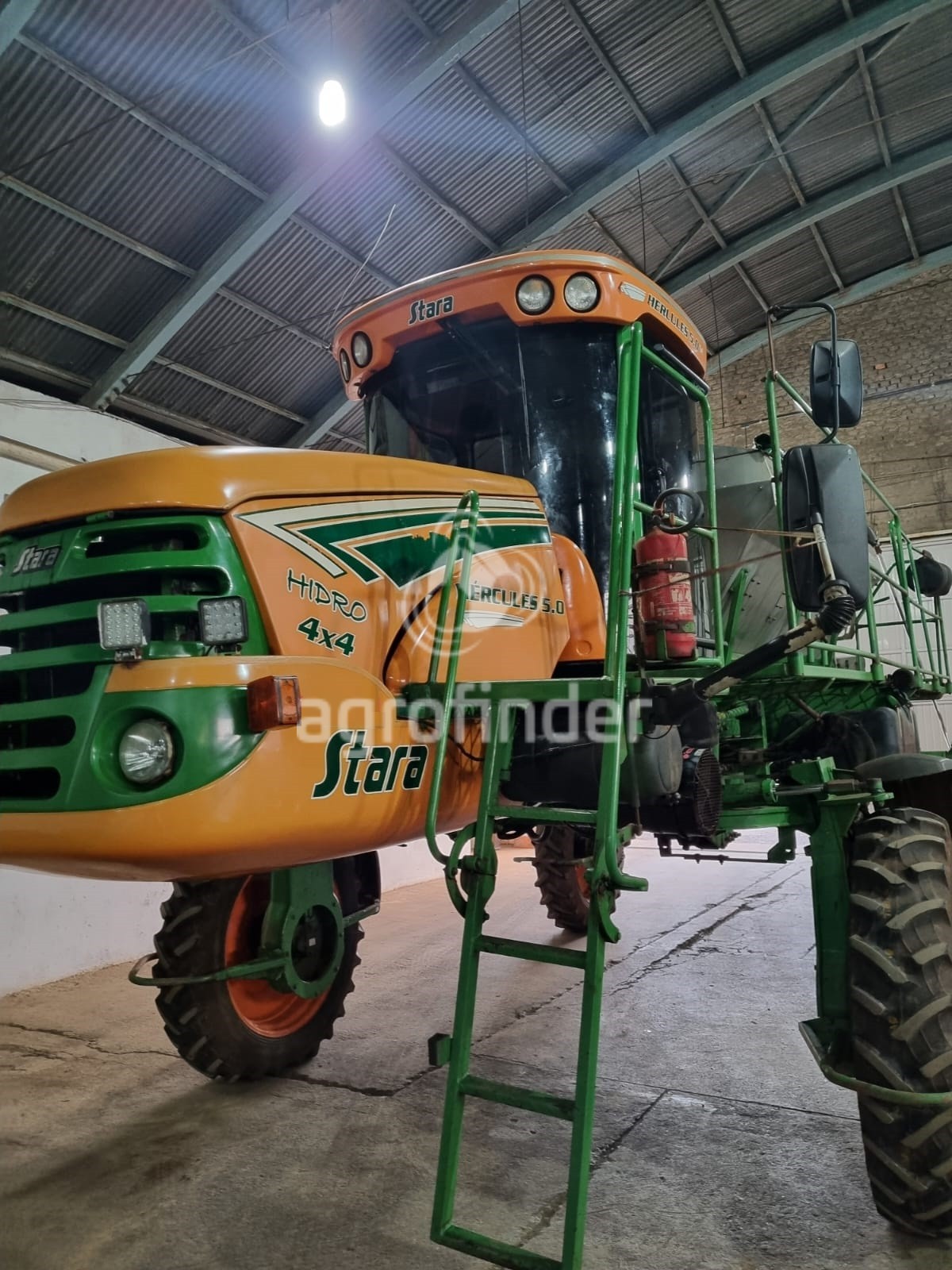 Distribuidor autopropelido Stara Hercules 5.0 Ano 2013