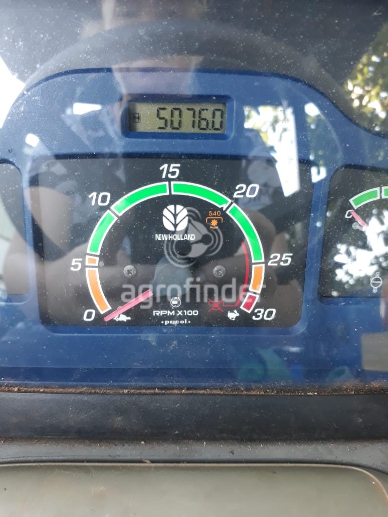 Trator New Holland TT 3840 ano 2012