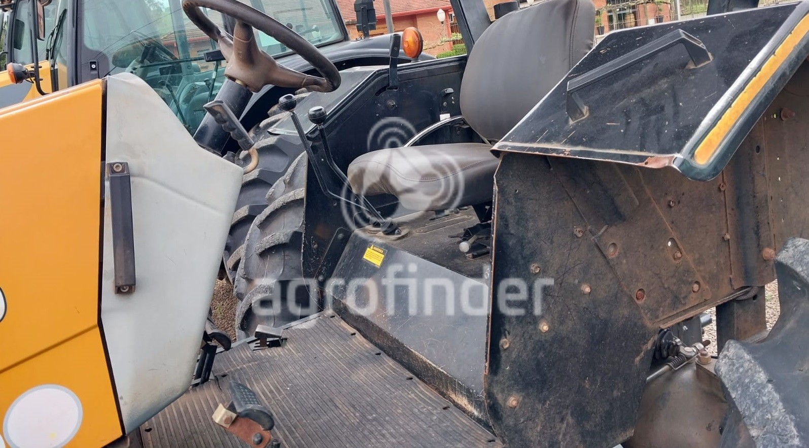 Trator Valtra A 750 ano 2013
