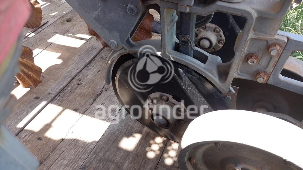 Plantadeira de verão  Valtra  BP 1106 L  ano 2012