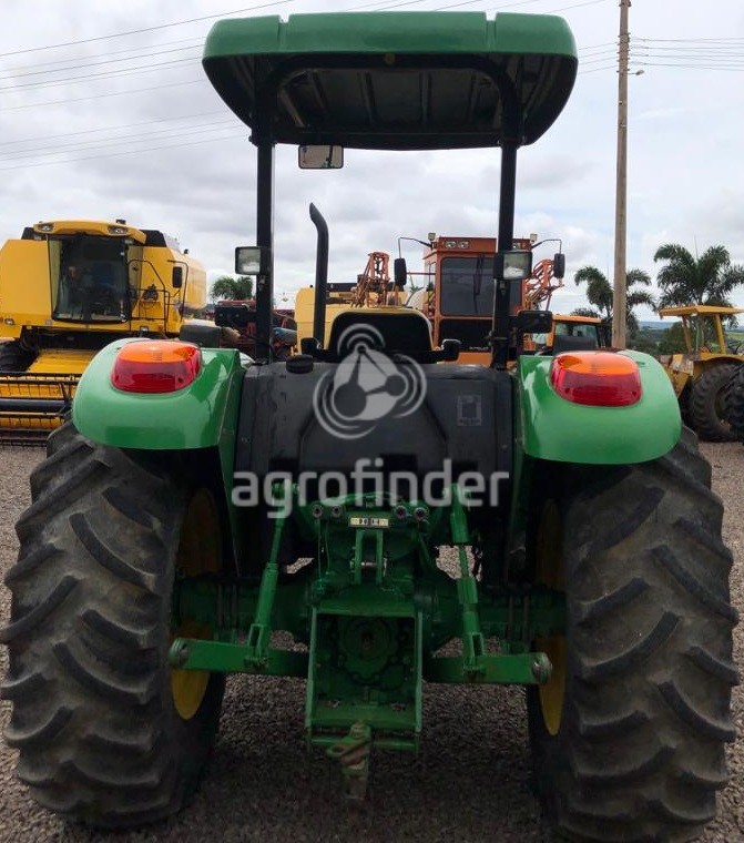 Trator John Deere 5078 E Ano 2015