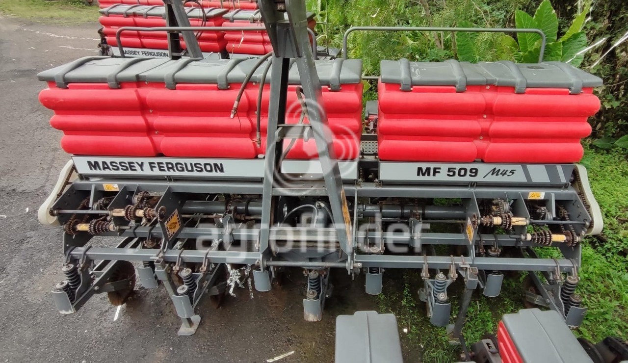 Plantadeira de Verão Massey Ferguson MF 509 ano 2009