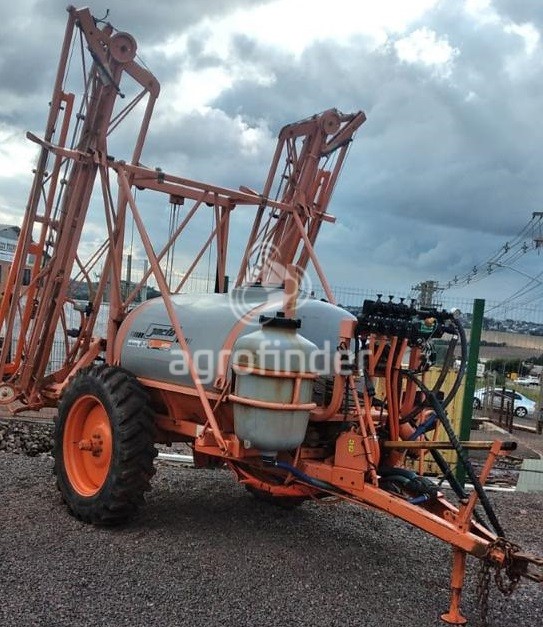 Pulverizador de Arrasto Jacto Columbia AD 18 Ano 2004