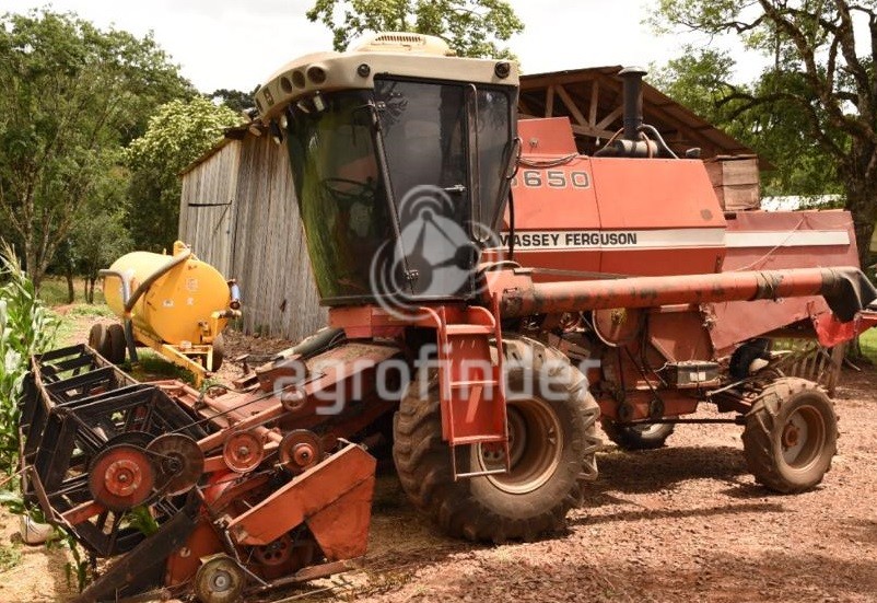 Colheitadeira Massey Ferguson 5650 ano 1990