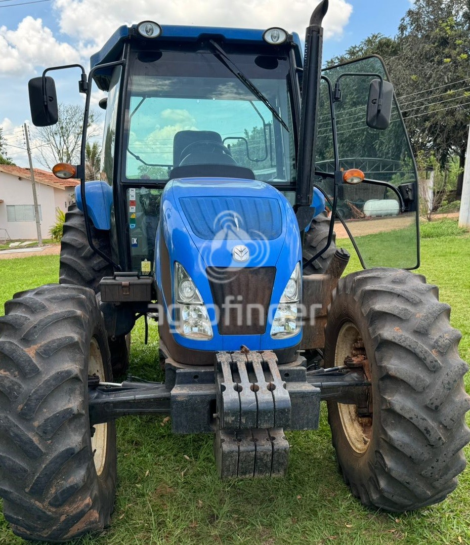 Trator New Holland TL 95 E Ano 2015