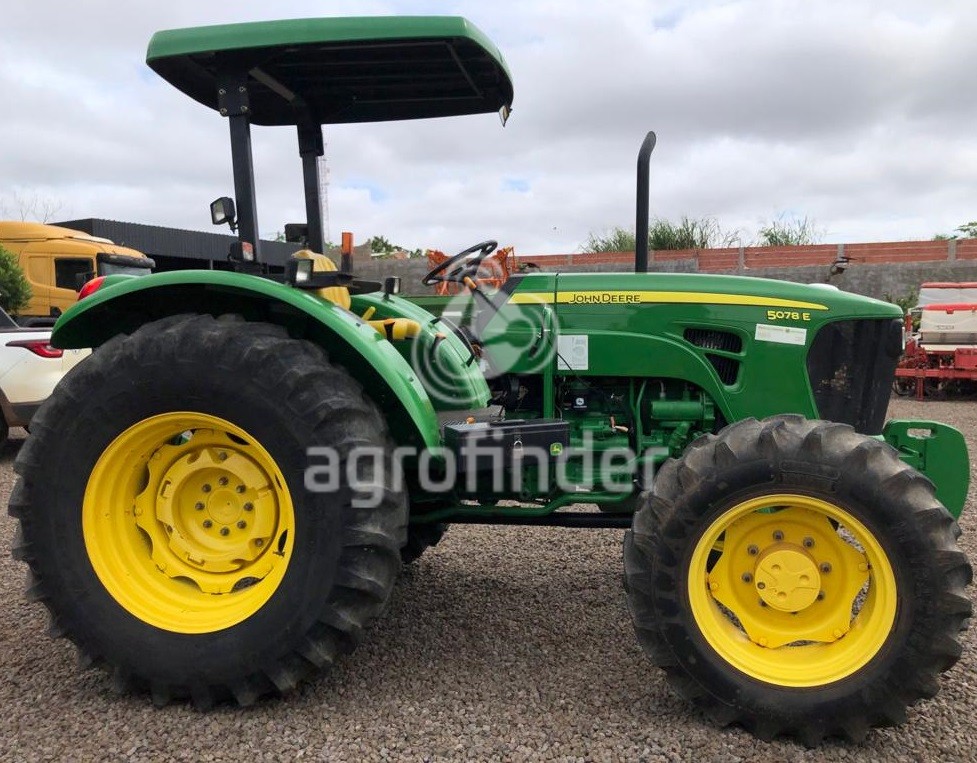 Trator John Deere 5078 E Ano 2015