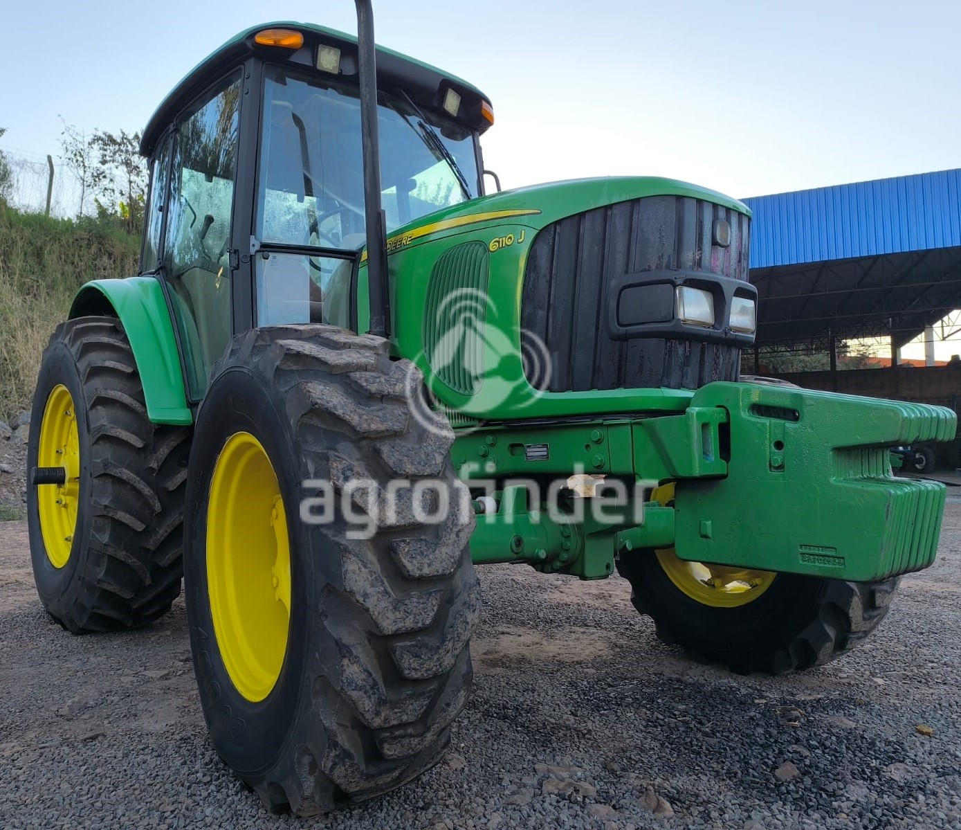 Trator John Deere 6110 J Ano 2012