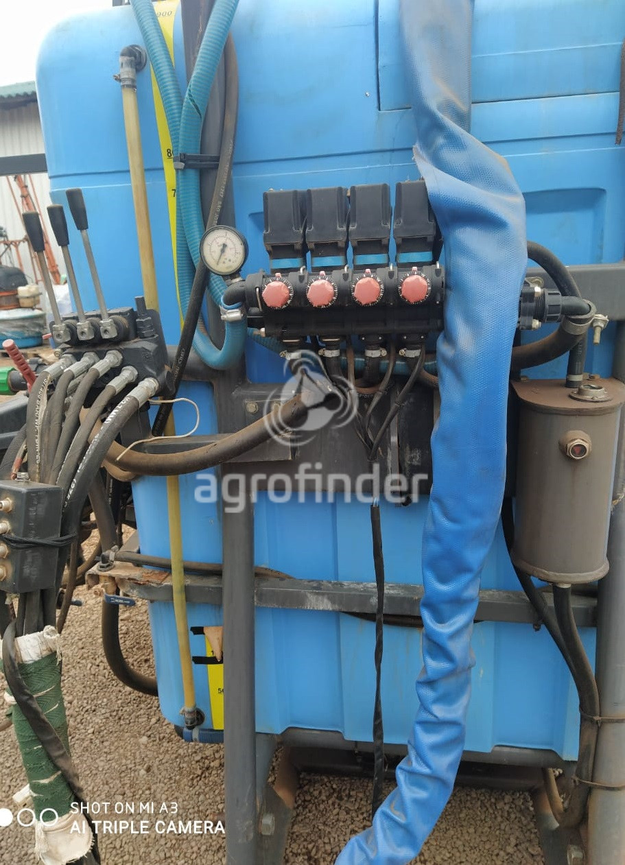 Pulverizador Hidráulico Aral Velleninho A900L Ano 2012