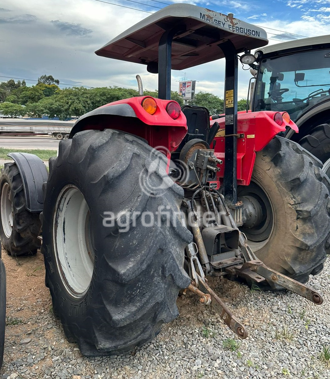 Trator Massey Ferguson 4297 ano 2014