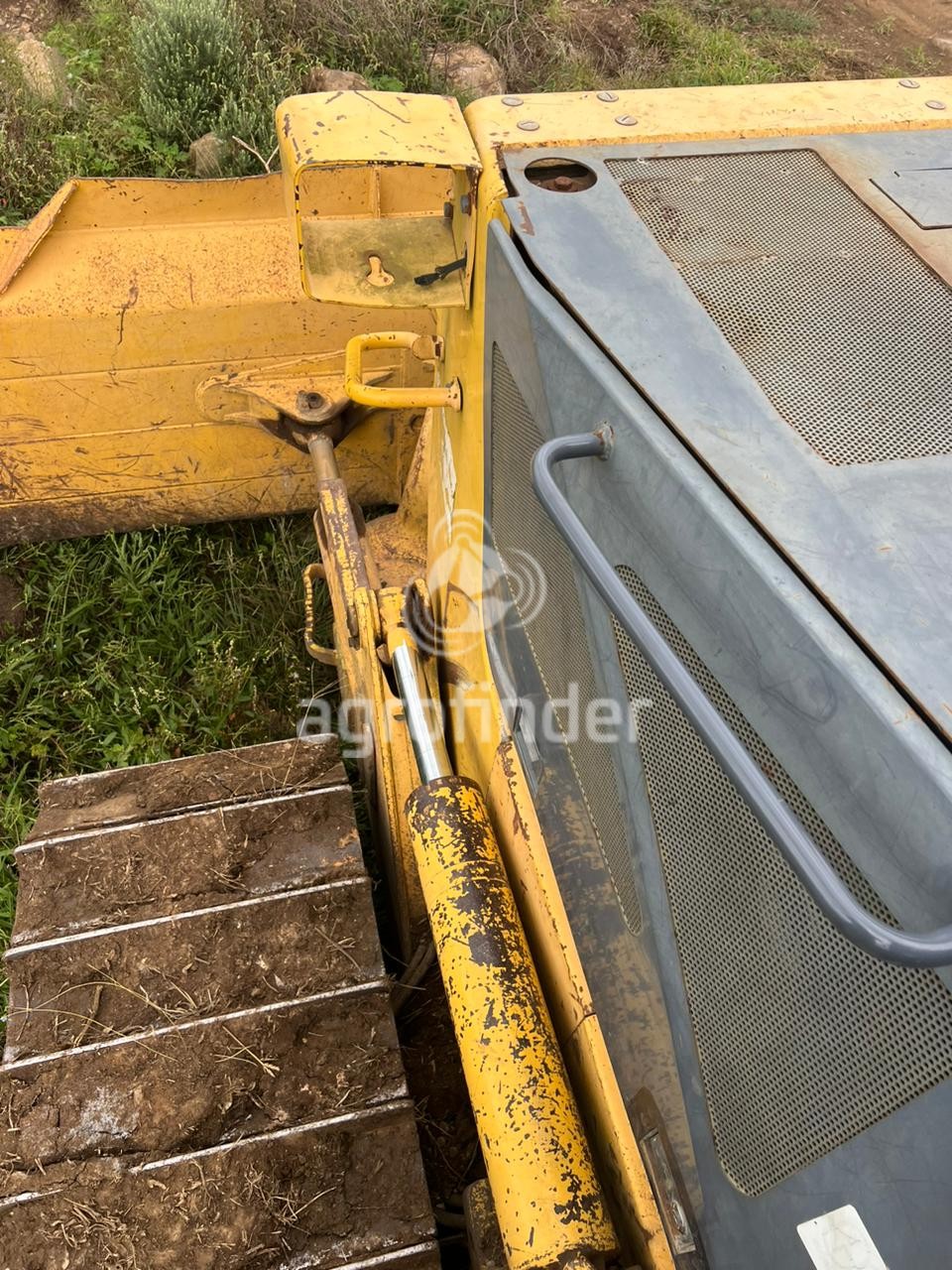 Trator de esteira Komatsu D61 Ano 2010