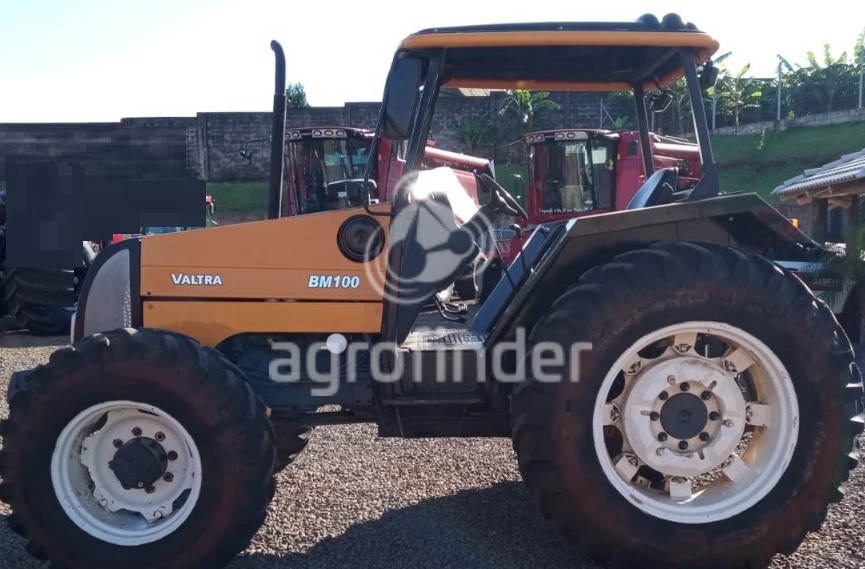 Trator Valtra BM 100 Ano 2004