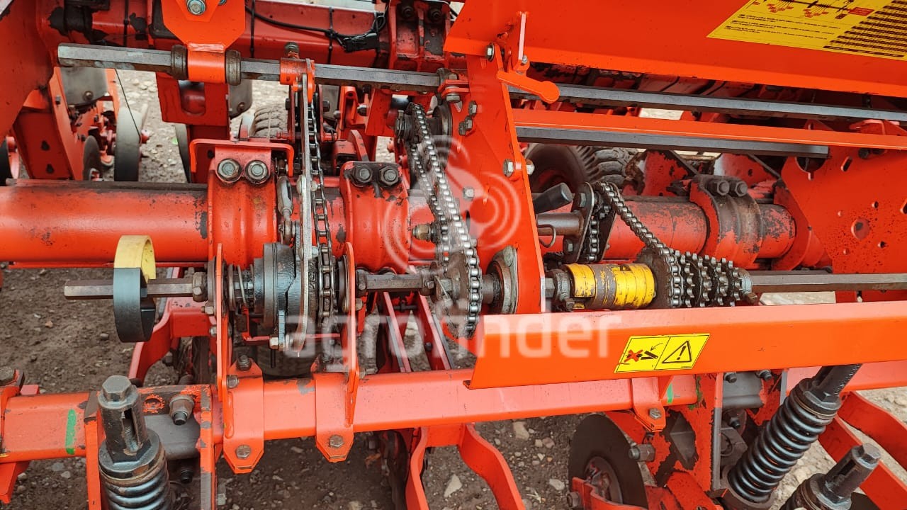 Plantadeira de Verão Kuhn PG 900 ano 2012