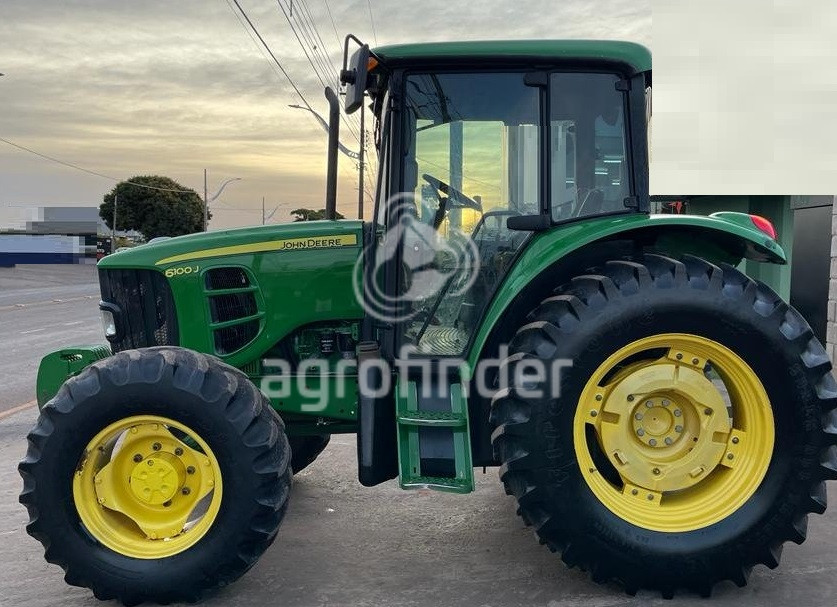 Trator  John Deere 6100 J ano 2017