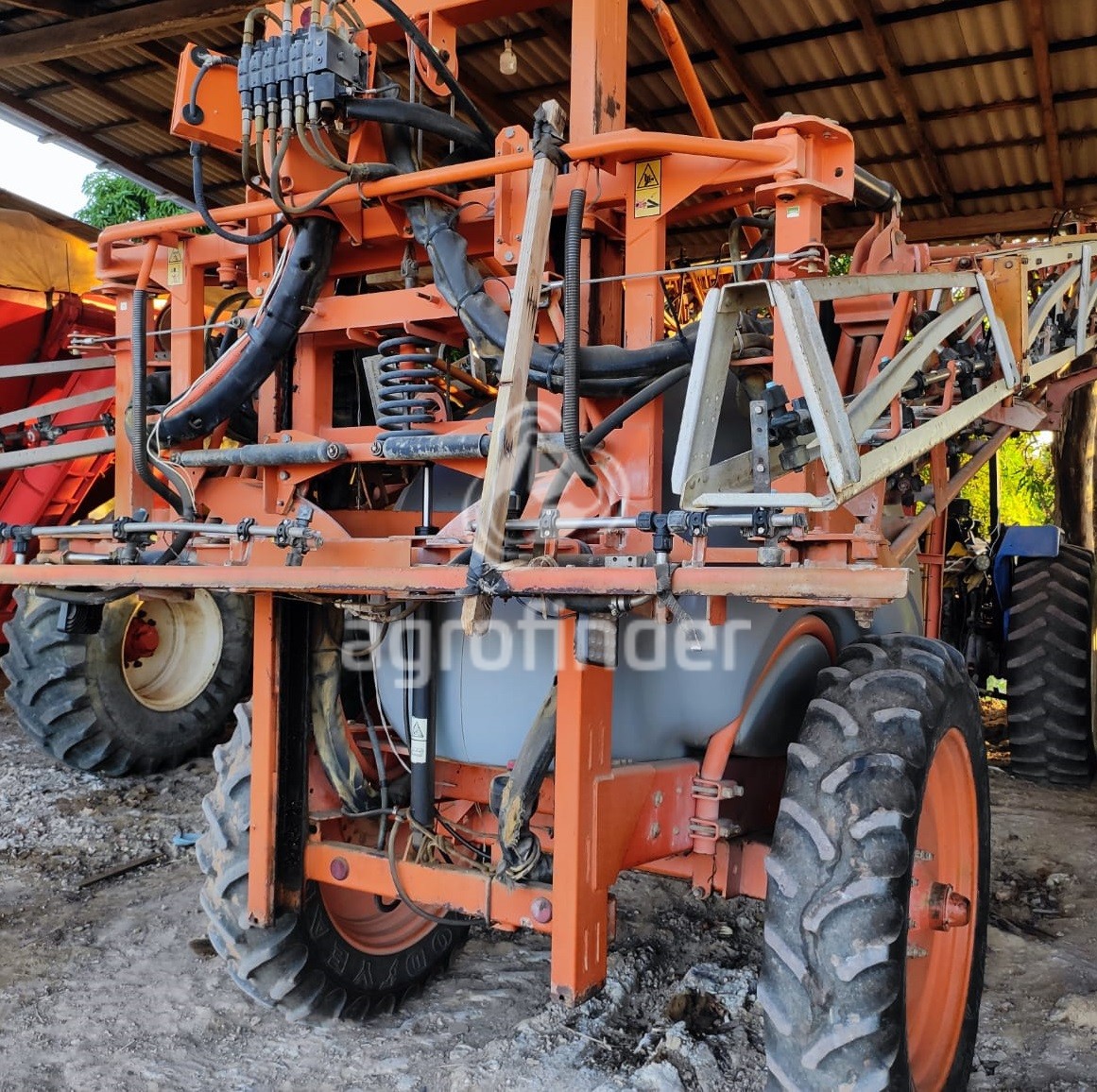 Pulverizador de Arrasto Jacto Advance 3000 ano 2016