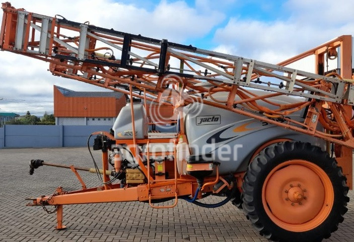 Pulverizador de Arrasto Jacto Advanced 3000 Ano 2007
