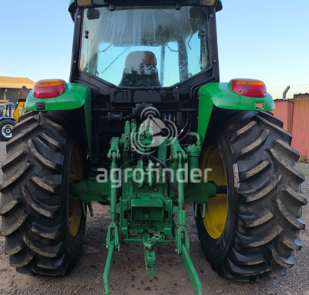Trator John Deere 6110 J Ano 2012