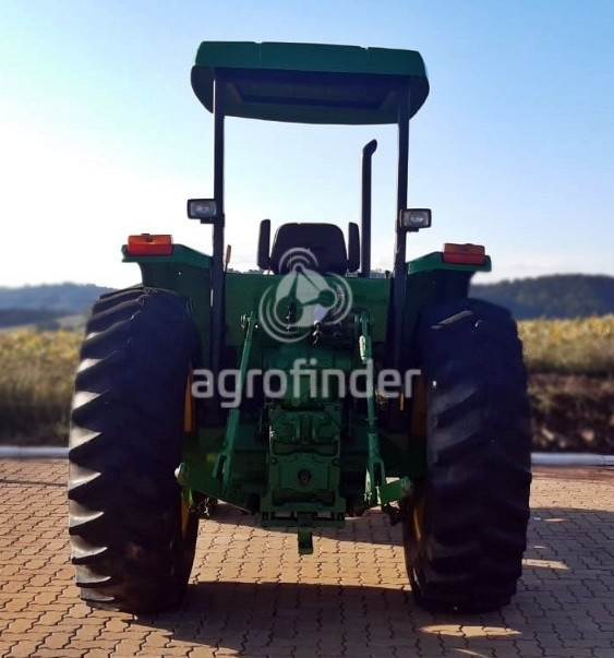 Trator John Deere 6110 D Ano 2013