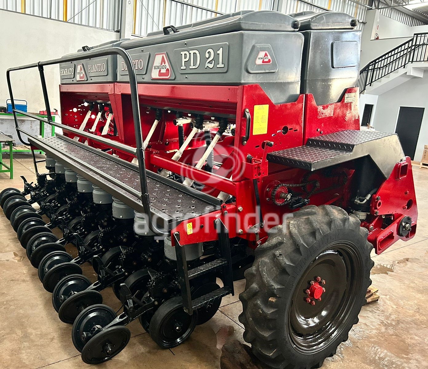 Plantadeira de verão Semeato PD 21 Ano 2011