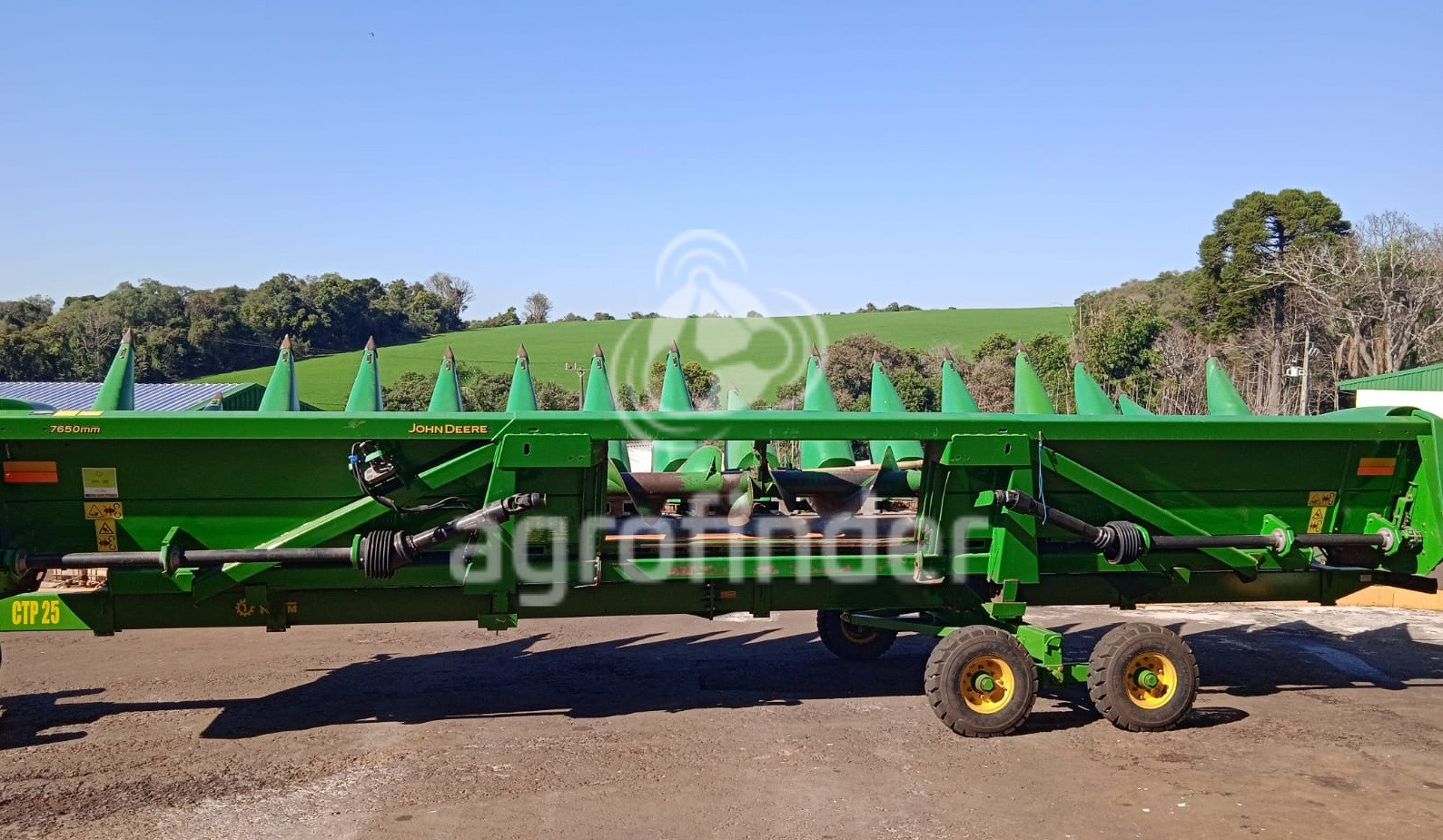 Plataforma de milho  John Deere  615 C ano 2011